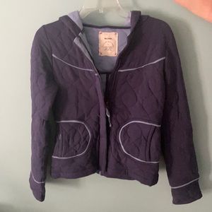 Cute slightly cropped sweatshirt